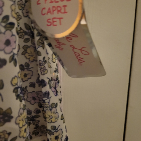 Floral Top and Bottom 2 piece set Lavendar & Purple Floral size 24 Month… - Picture 7 of 13